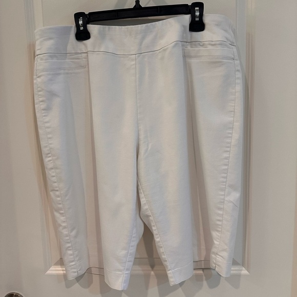 Croft & Barrow Classic Bermuda Shorts 
End of summer clear out 🔥Make an offer!! - Picture 1 of 3